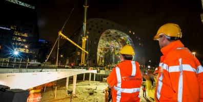 Loopbrug markthal Rotterdam